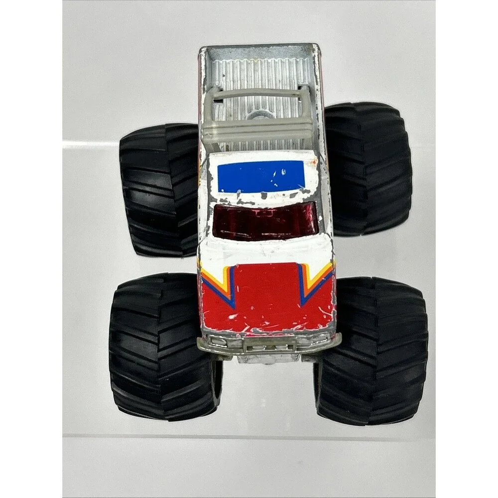 Vintage 1985 Matchbox Super Chargers Monster Truck 4x4 FLY-N-HI